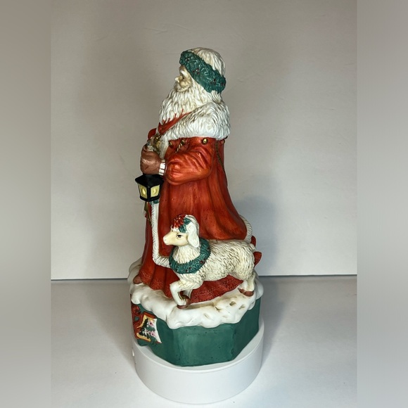 HAND PAINTED MUSICAL SANTA "FATHER CHRISTMAS" - Picture 3 of 12